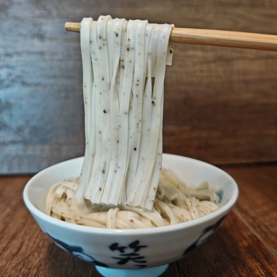 [FDN-36] 手工靚麵 (黑胡椒蘿蔔, 300g, 4束掛麵, 盒裝)